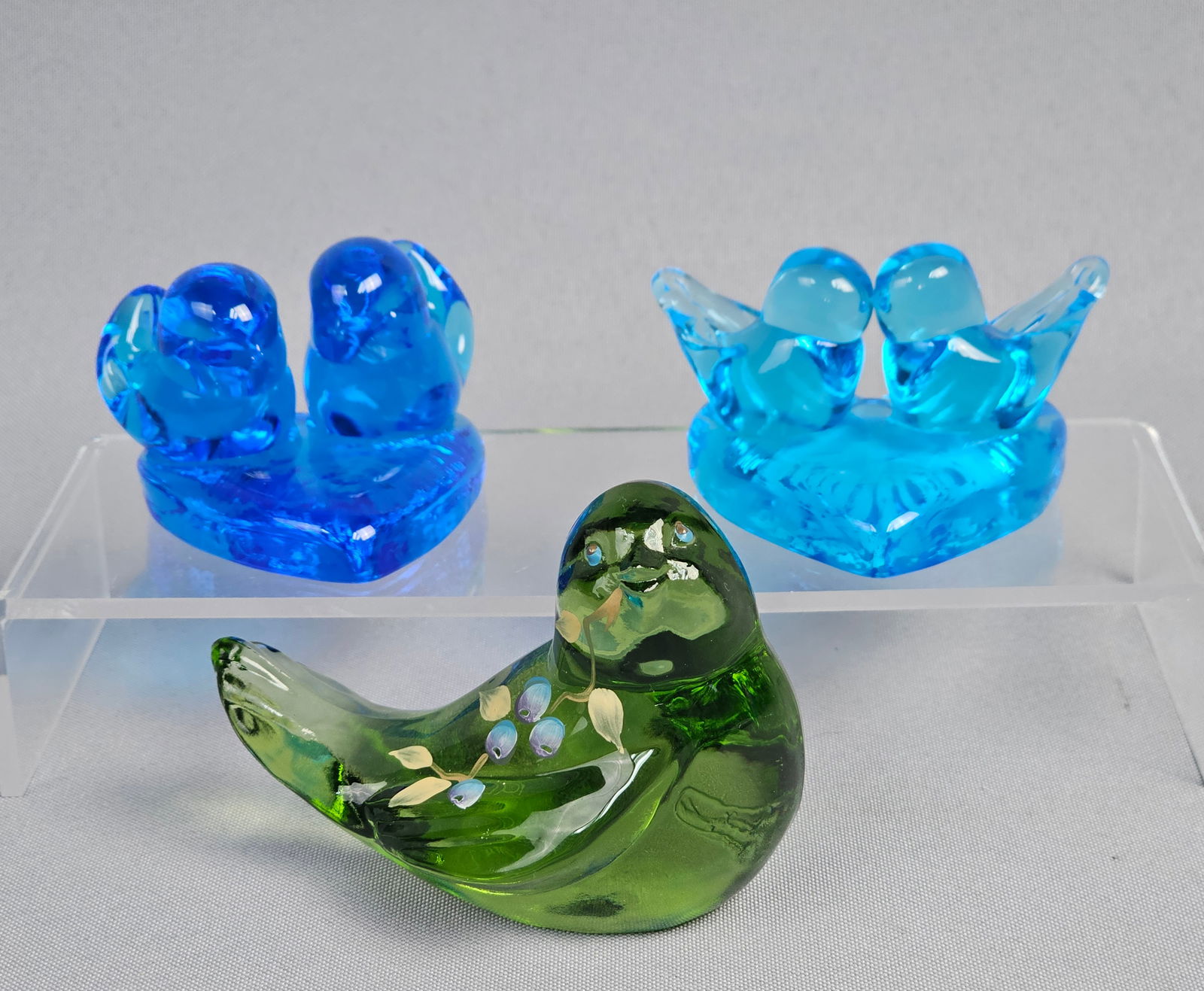 A Trio of Art Glass Bird Figurines Inc Signed Fenton and Leo Ward (1 of 9)