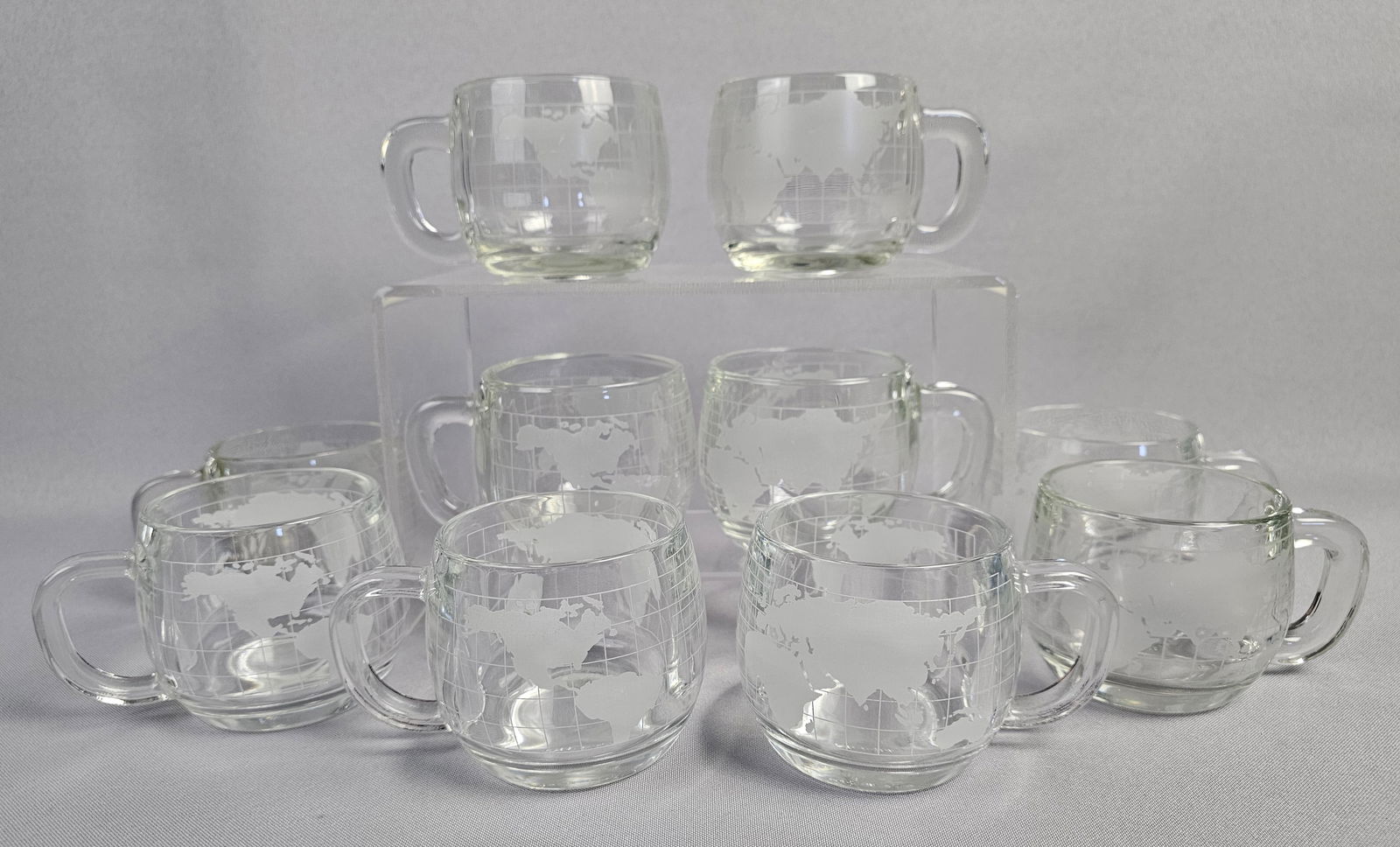 A Collection of 10 Nestl?© Nescafe Frosted Globe Glass Mugs (1 of 9)