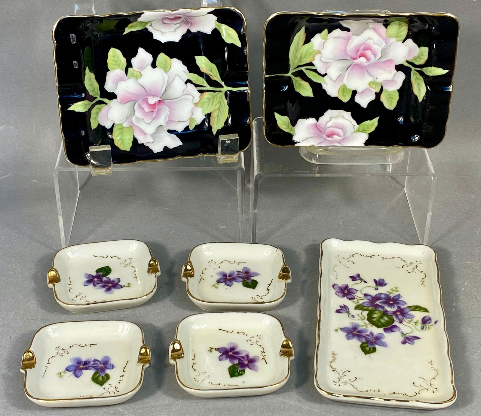 A Collection of 7 WAKO China Occupied Japan Tableware Pieces: The collection consists of seven pieces of glazed ceramic tableware manufactured by WAKO China during the Post-WWII Occupied Japan period (1945-1952). The collection is divided into two distinct decor