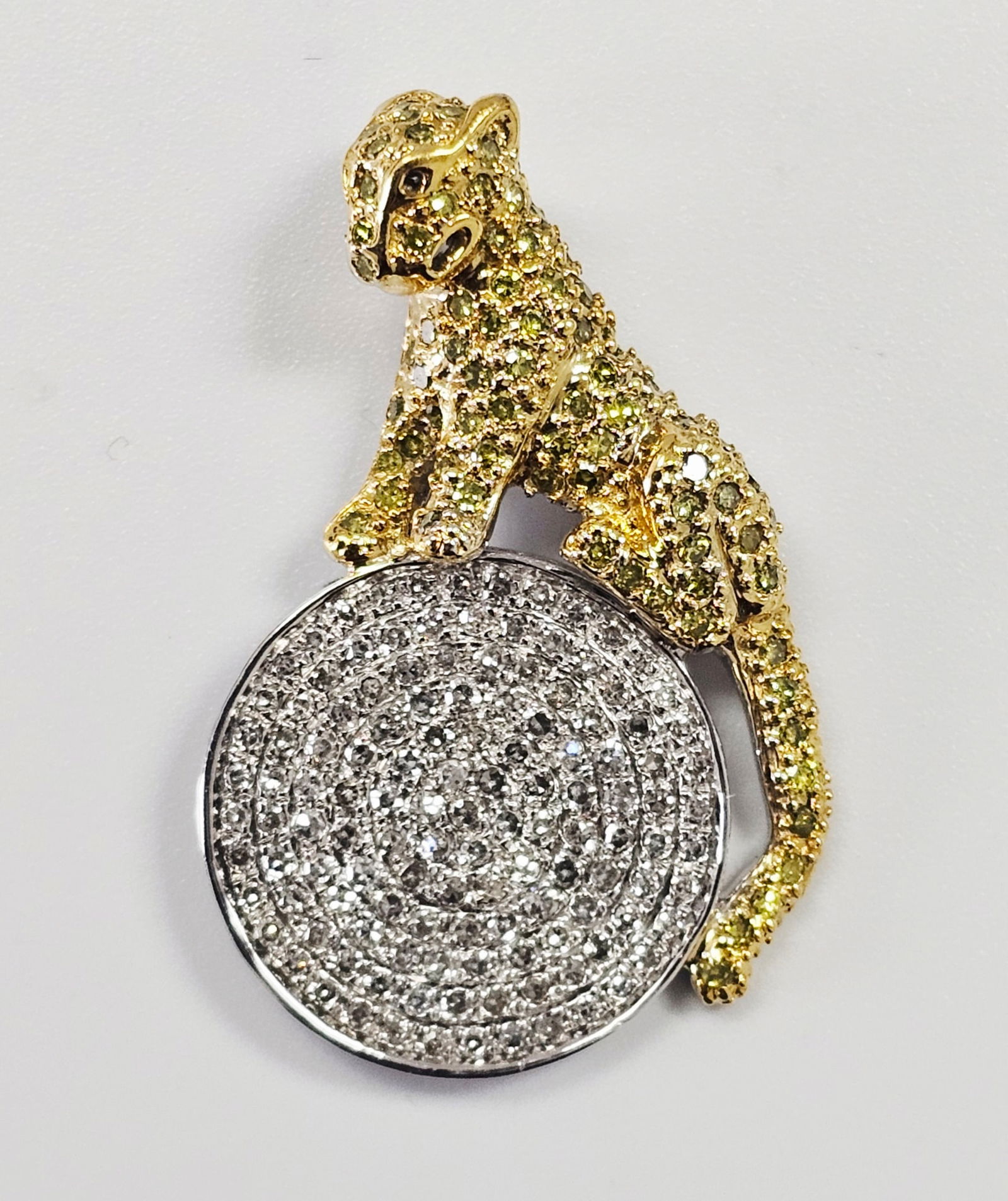 1.50 ct Champagne and White Diamond 10K Two-Tone Gold Leopard Pendant (1 of 8)