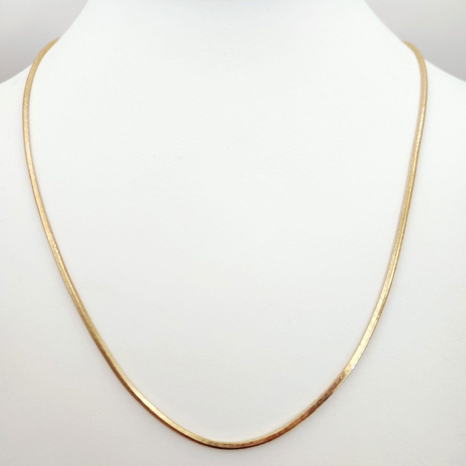 10K Gold Herringbone Necklace 9.6 Grams (1 of 6)