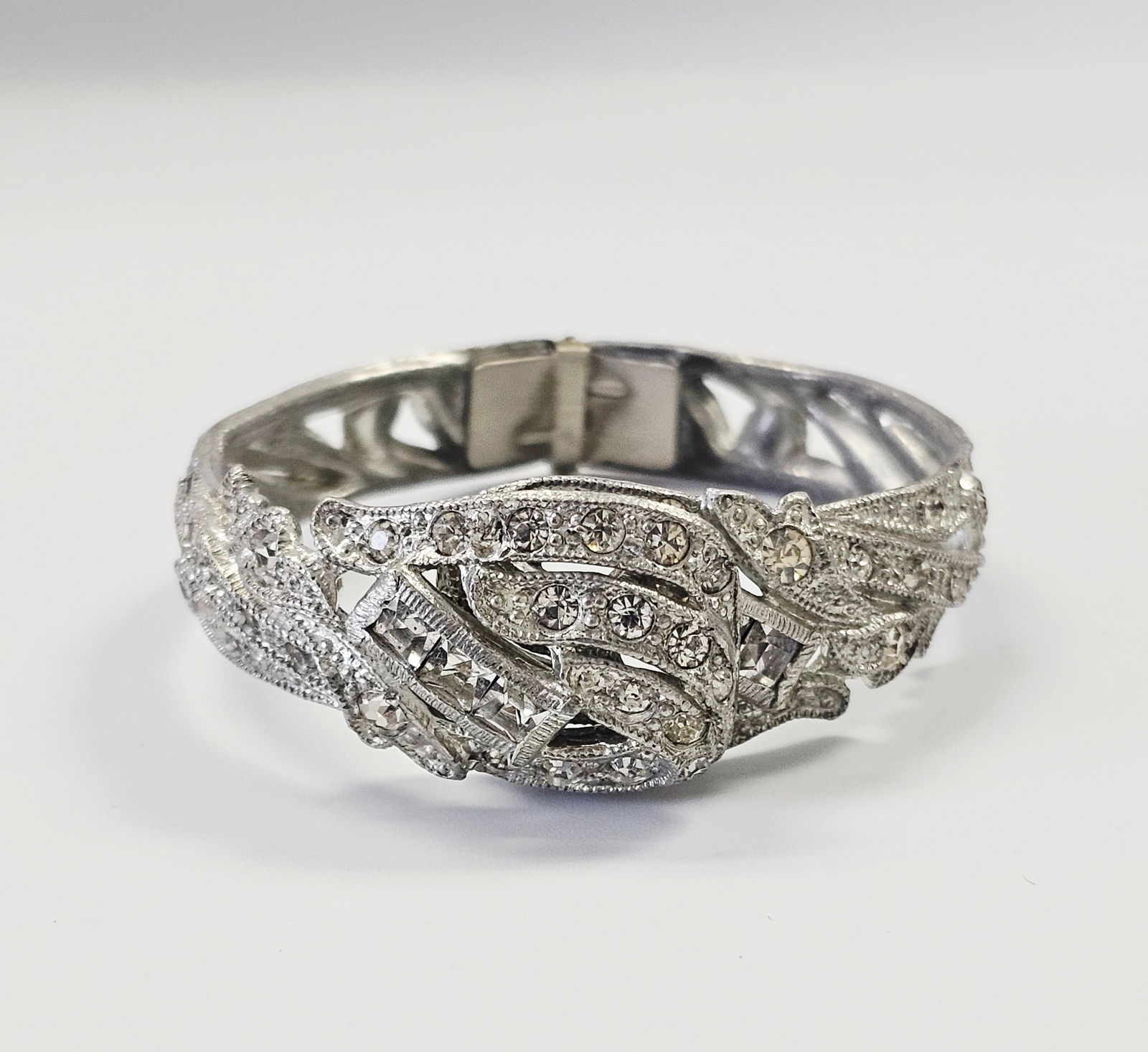 An Art Deco Silver-Toned Rhinestone Bypass Bangle Bracelet (1 of 11)