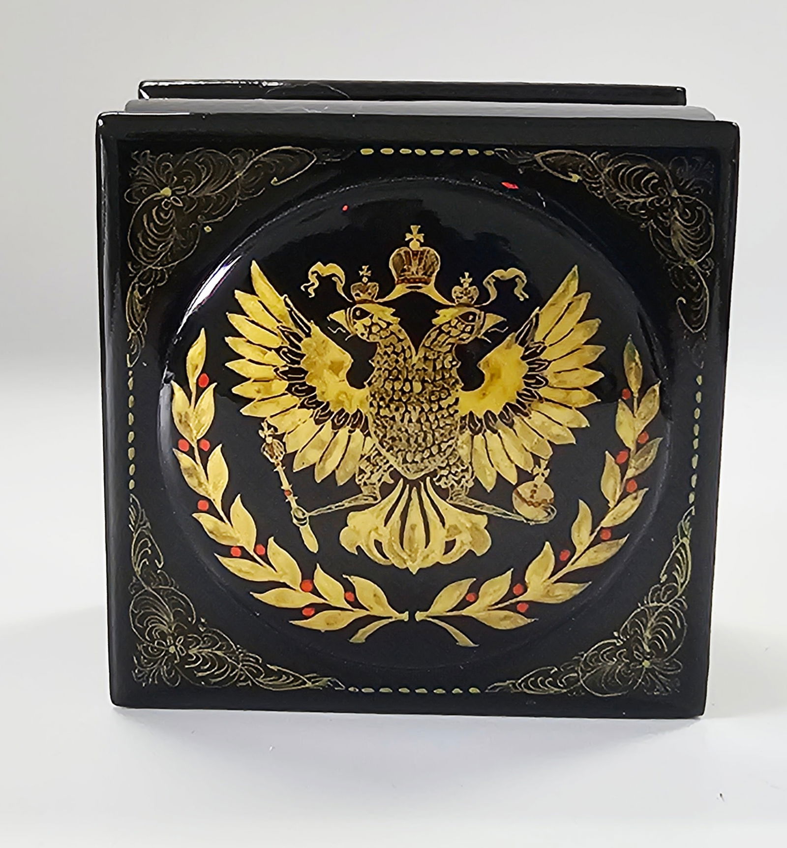 Russian Lacquered Box with Imperial Coat of Arms (1 of 10)