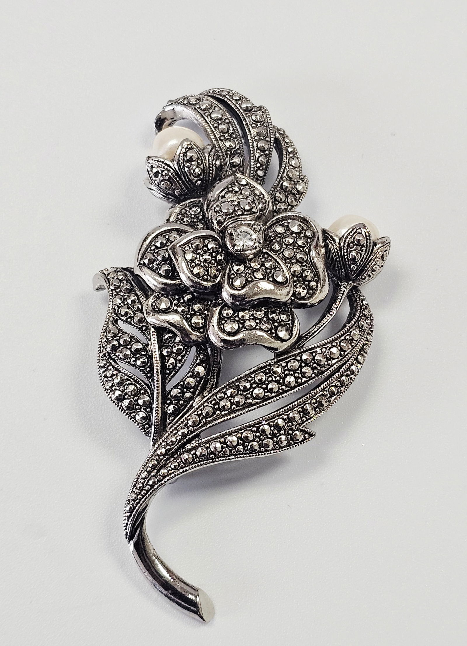 Kenneth Jay Lane for Avon Antique Impressions Floral Brooch (1 of 7)