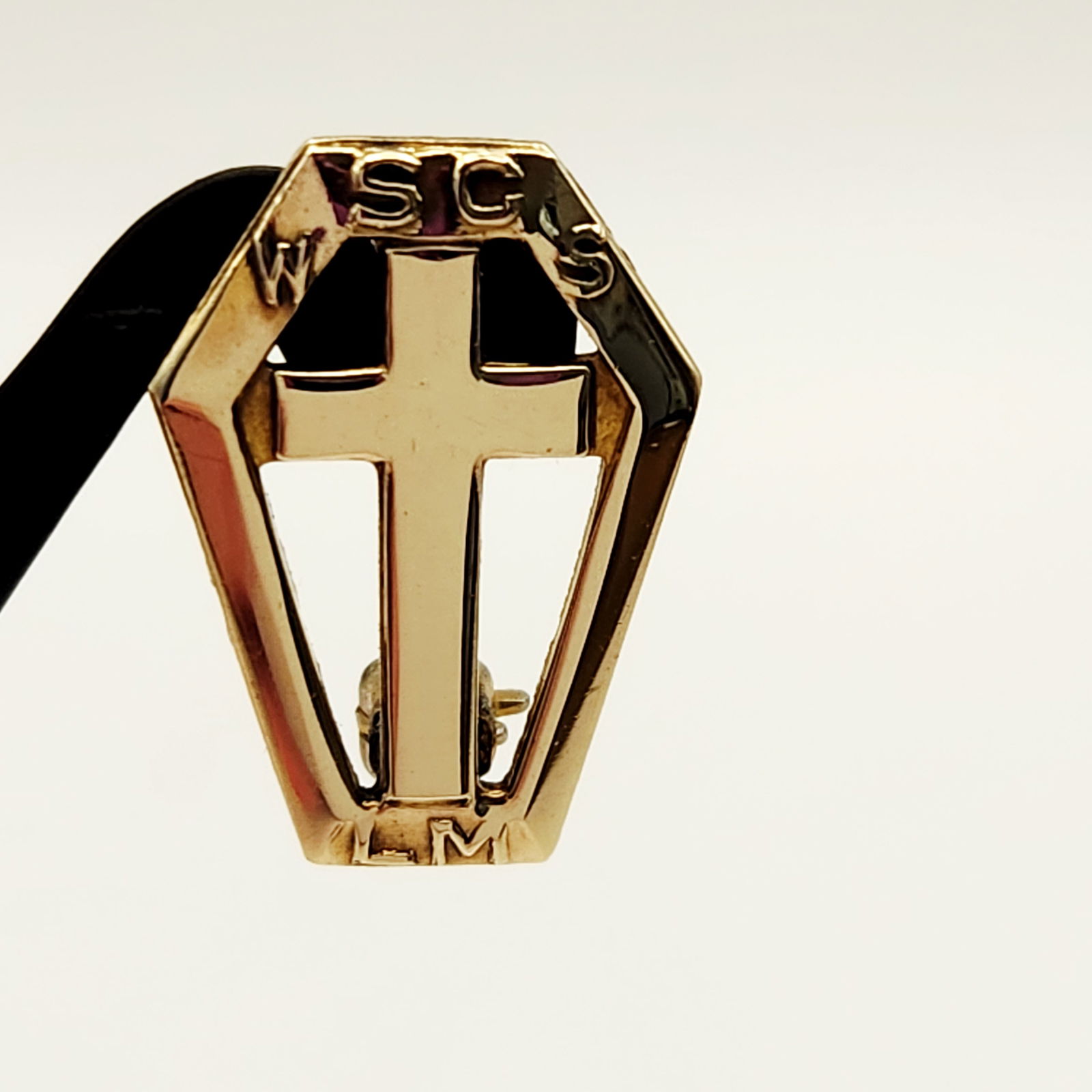 Fraternal Badge Pin 10K Gold Overlay 1.8 Grams: The item is a Women's Society of Christian Service WSCS pin constructed of a base metal with a 10K gold overlay, as indicated by the "10K TOP" stamp on the reverse. The design features an op