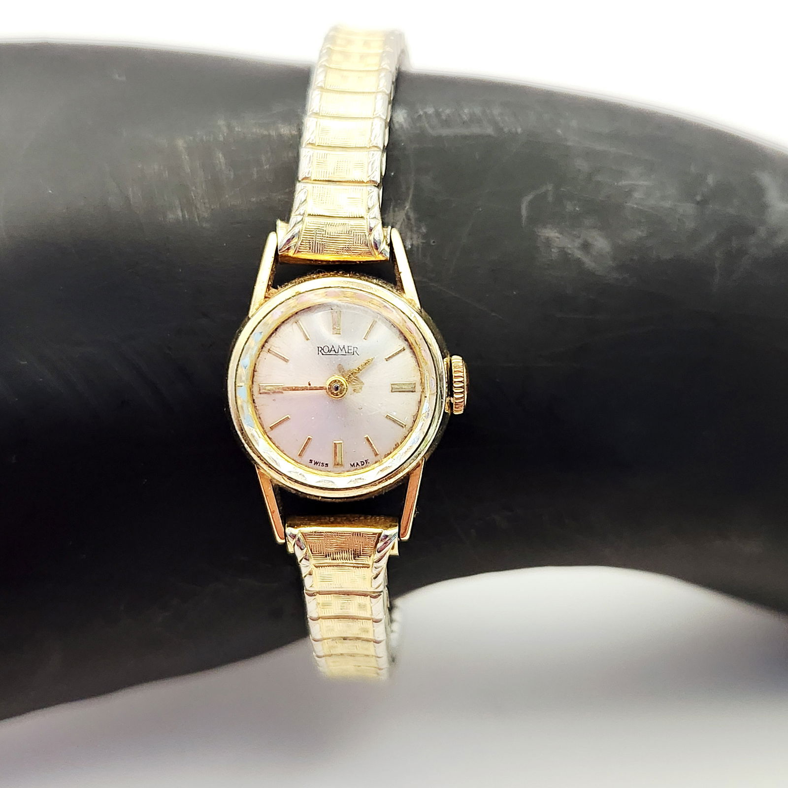 Vintage Roamer Ladies Gold Plated Wristwatch (1 of 6)
