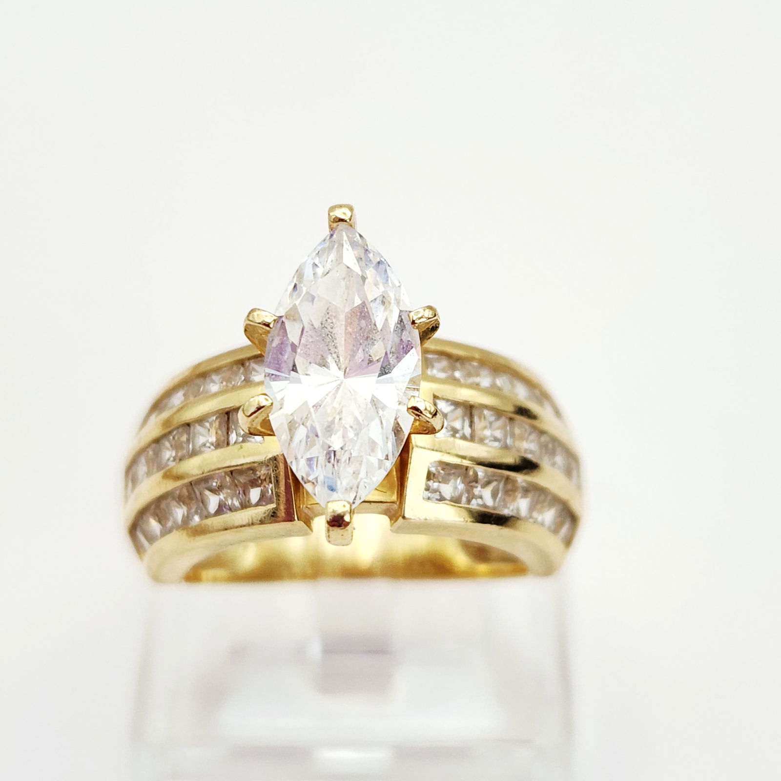 14K Gold Cubic Zirconia Ring 6.3 Grams (1 of 7)