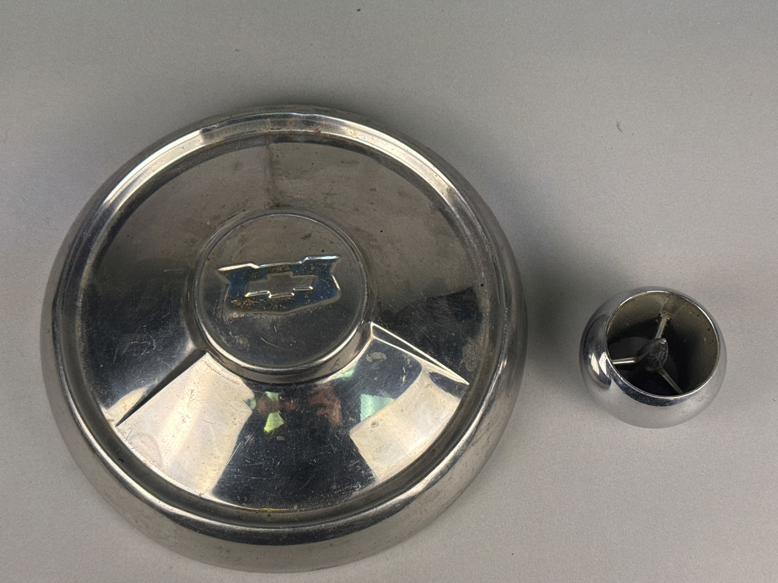 A Lot of Two 1954 Chevrolet Dog Dish Hubcap and Spinner Components (1 of 7)