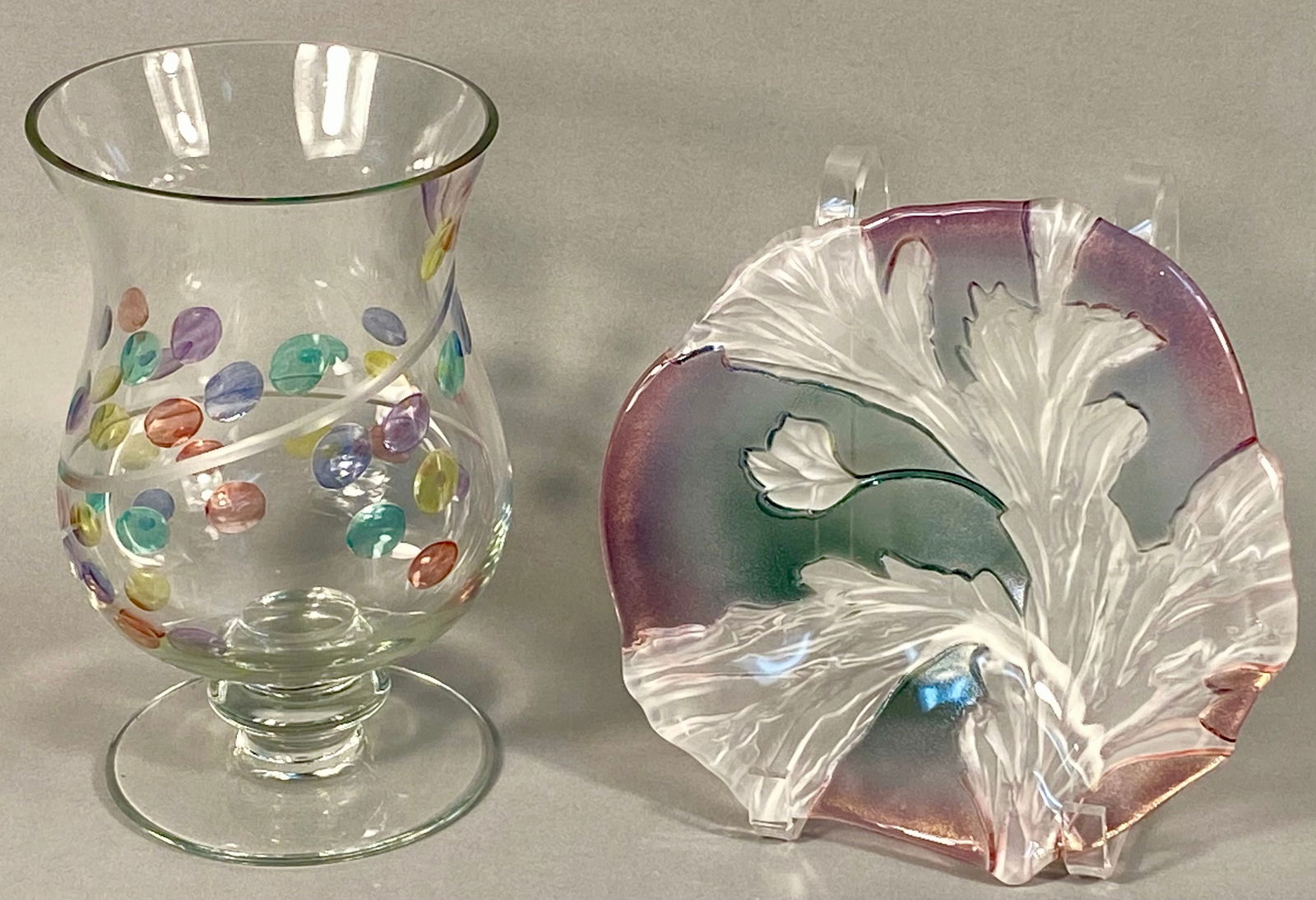 A Pair of Art Glass Items including Savoir Vivre Artesia Nouveau Plate (1 of 6)