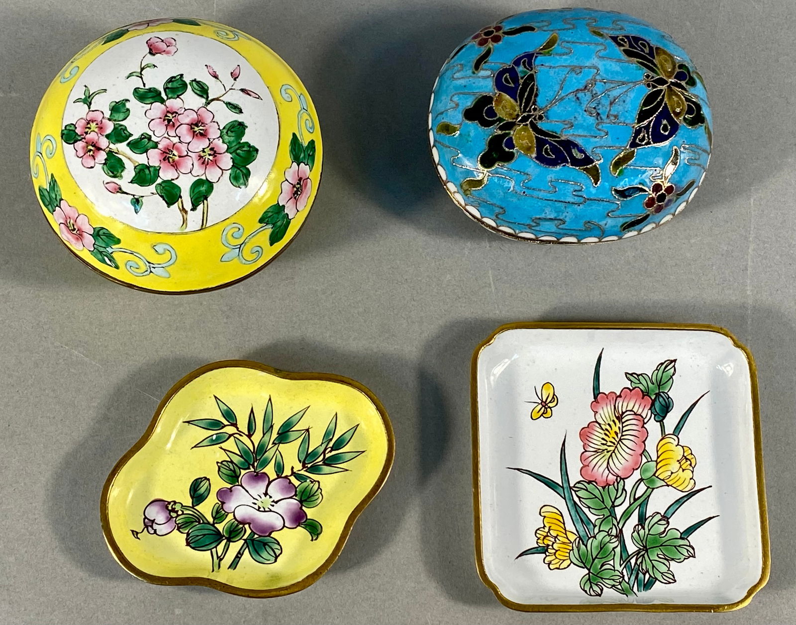 A Collection of Chinese Canton Enamel and Cloisonn?© Decorative Items (1 of 14)