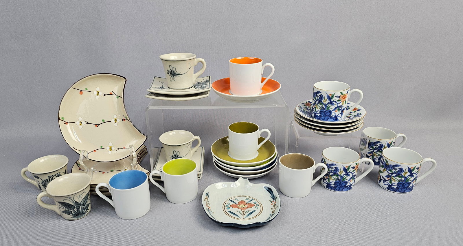 A Collection of Japanese and Mid-Century Porcelain and Ceramic Tableware (1 of 20)