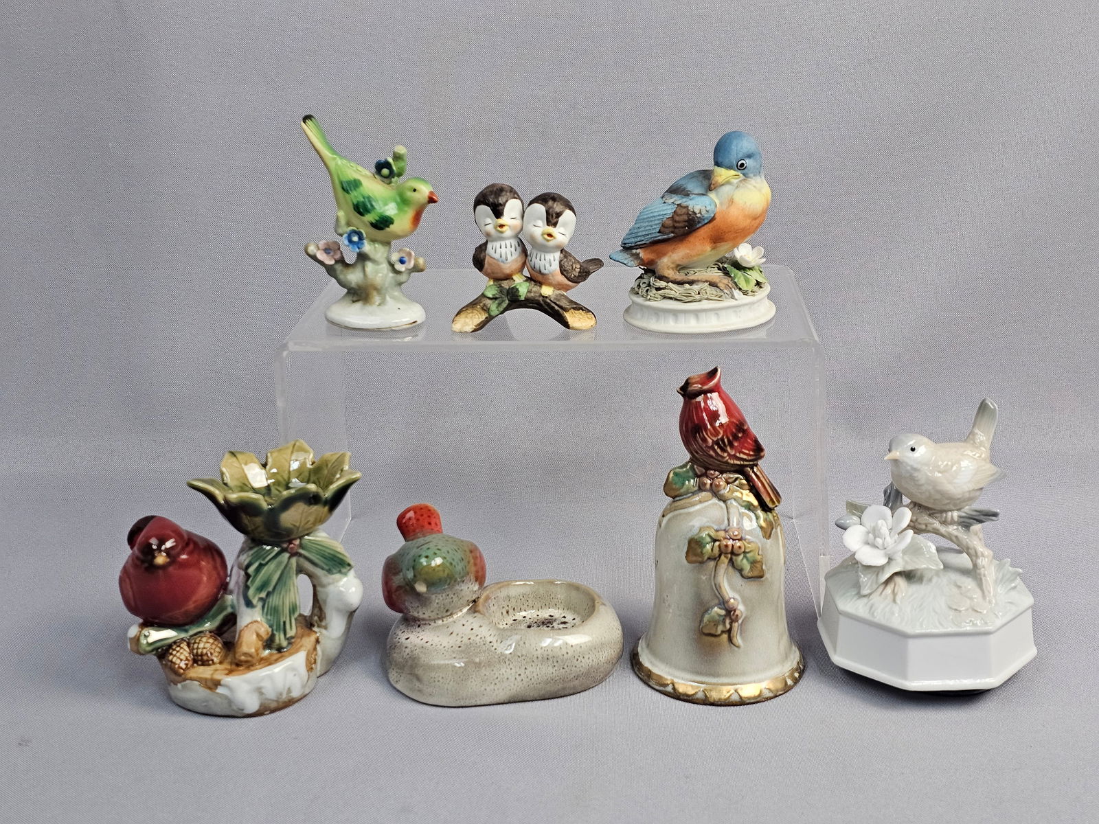 An Assortment of Vintage Ceramic Bird-Themed Decorative Objects Including a Christmas Cardinal Bell (1 of 20)