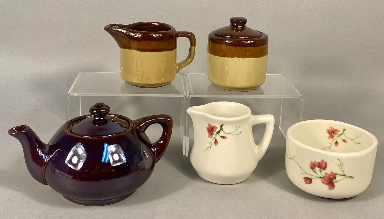 A Collection of Ceramic Tableware including Price and Kensington Rockingham and Syracuse China (1 of 7)