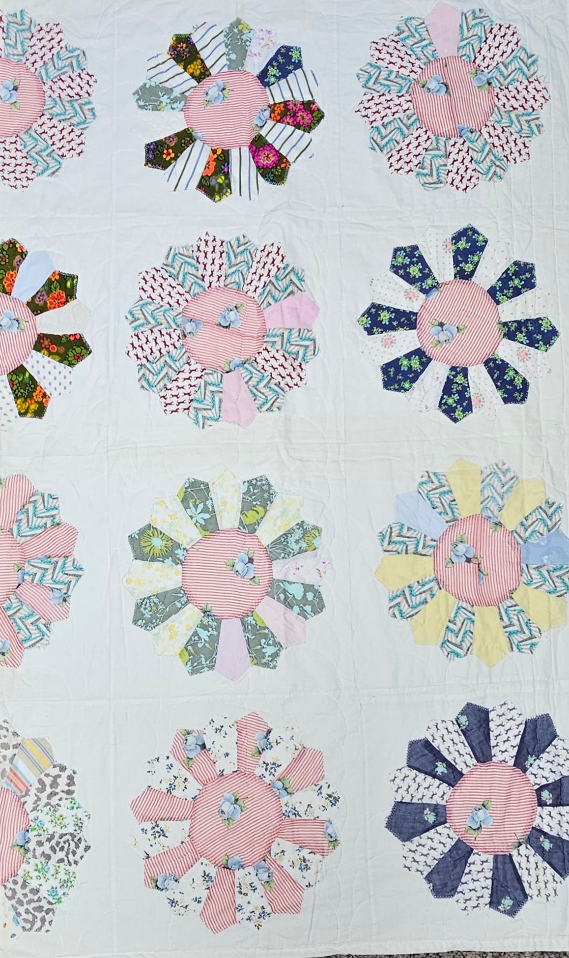 Vintage Dresden Plate Patchwork Quilt (1 of 11)