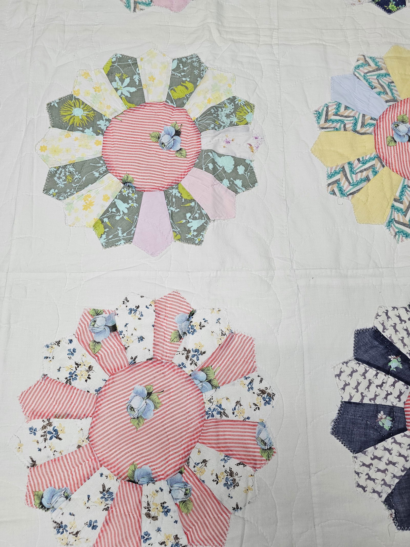 Vintage Dresden Plate Patchwork Quilt - 4