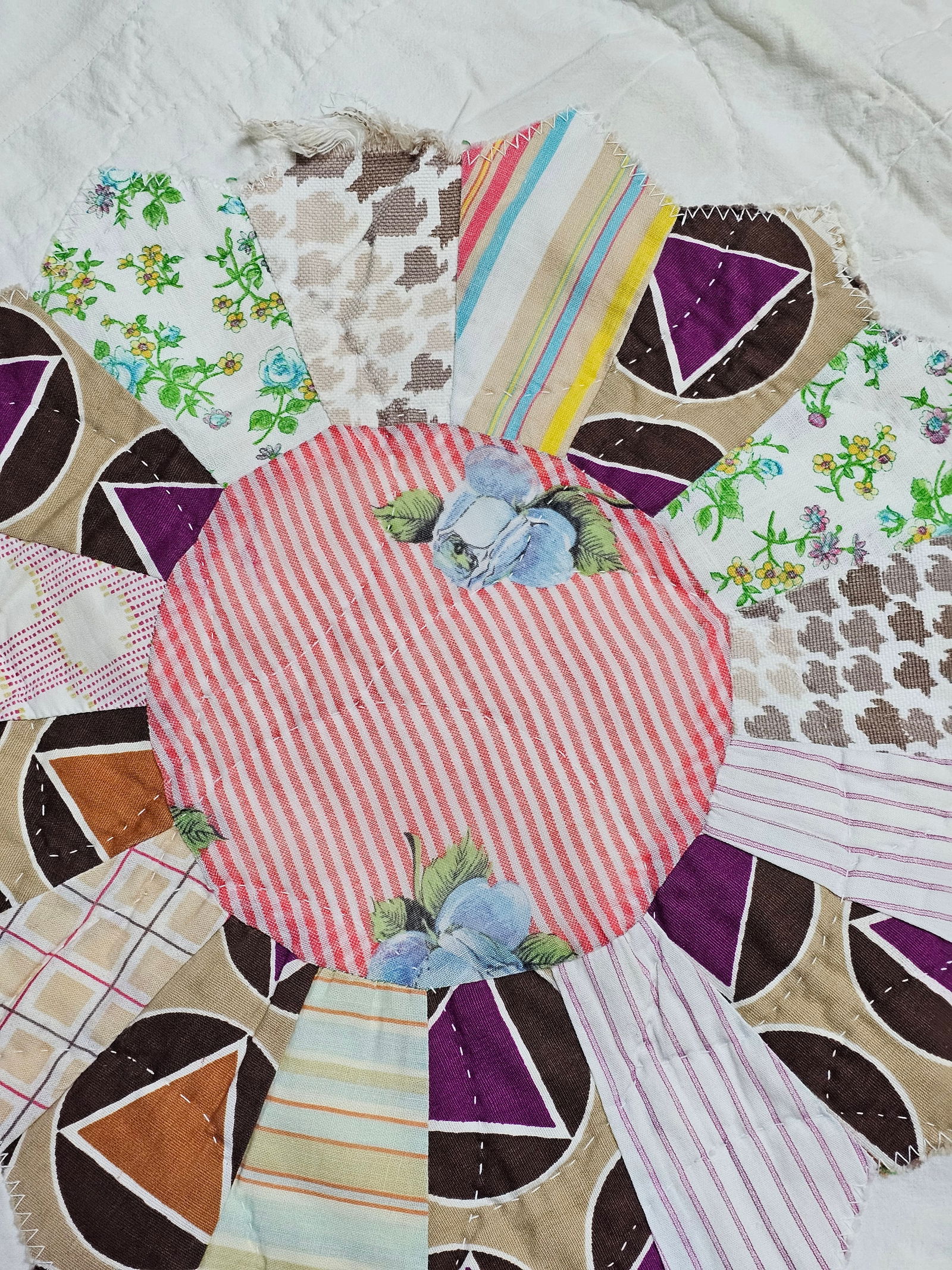 Vintage Dresden Plate Patchwork Quilt - 6