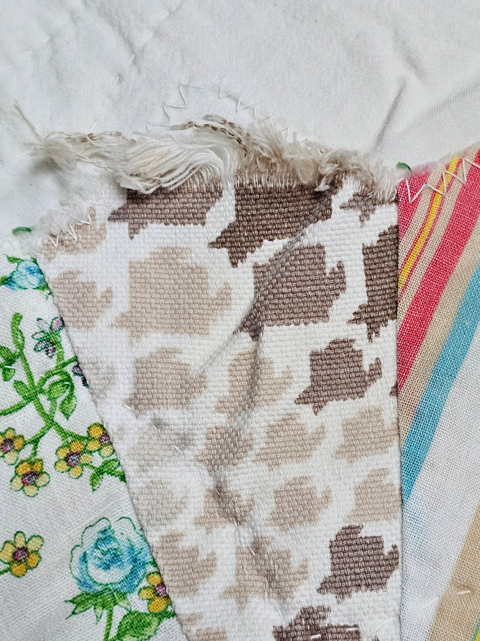 Vintage Dresden Plate Patchwork Quilt - 7