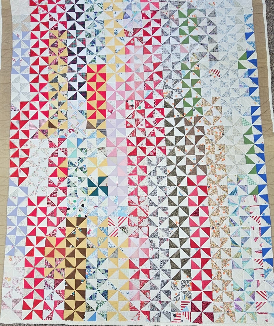 Vintage Hand-Quilted Pinwheel Pattern Scrap Quilt (1 of 9)