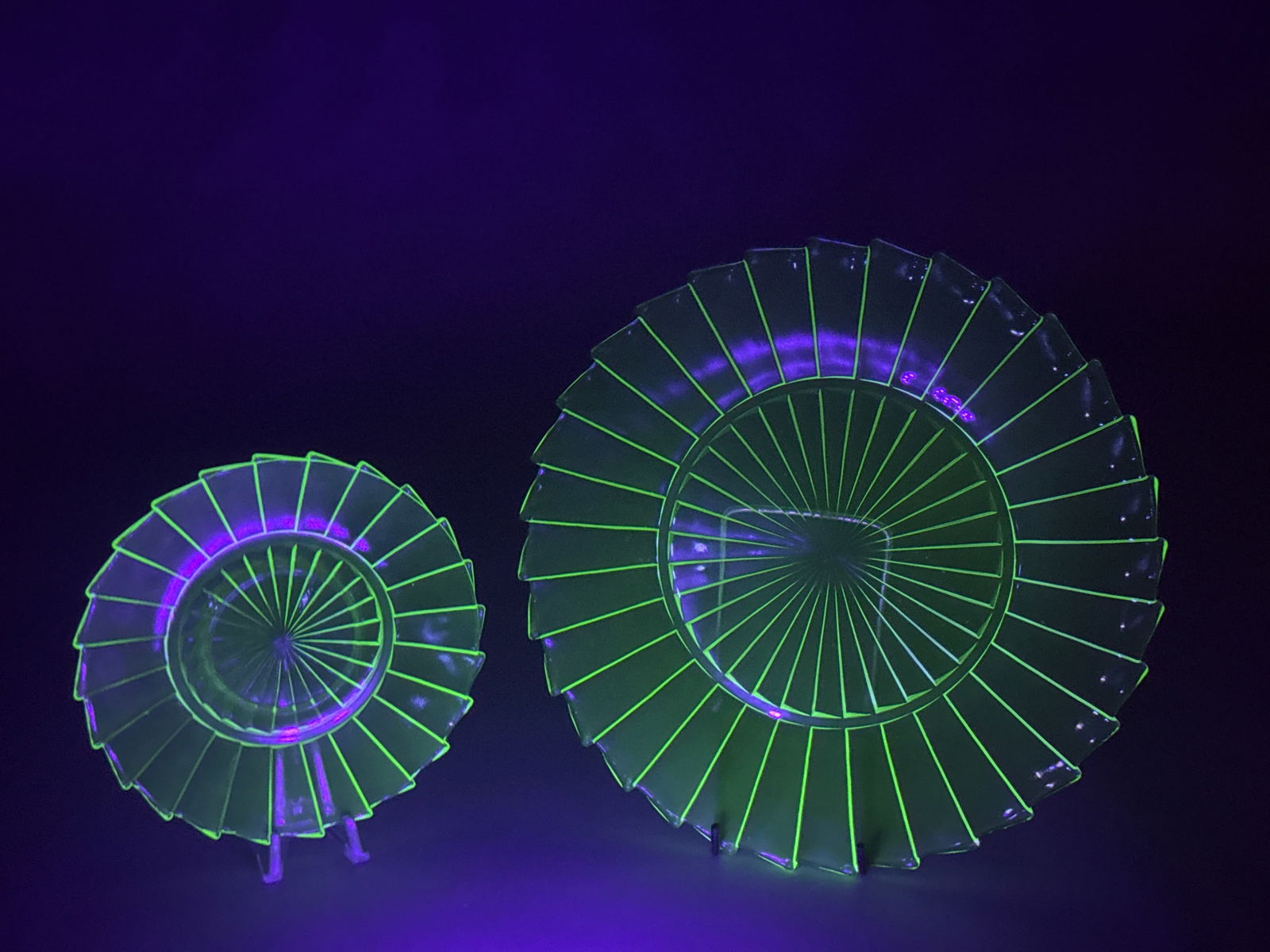 Two Jeannette Glass Uranium Glass Plates in the Spiral Pattern (1 of 4)