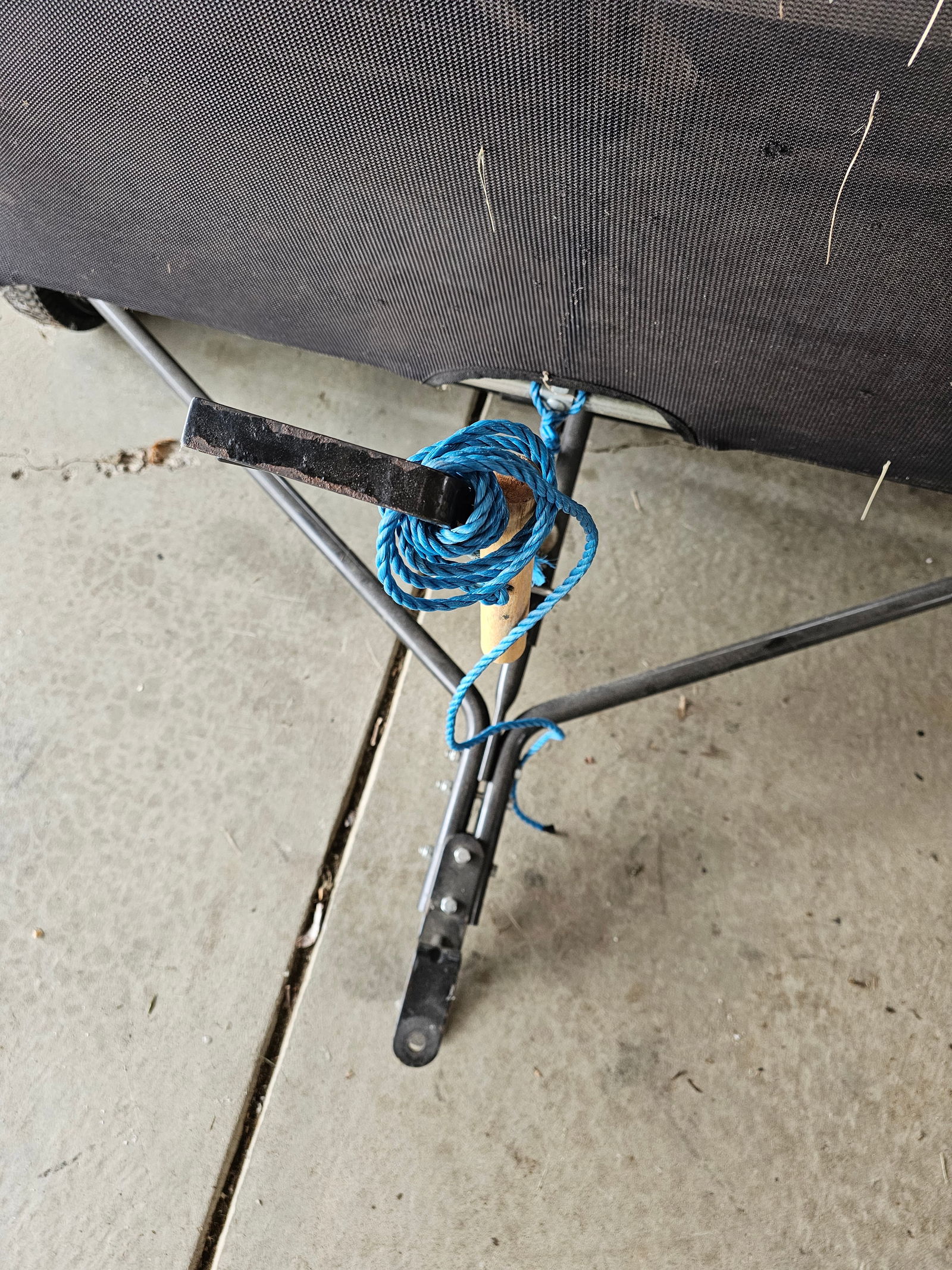 Tow-Behind Lawn Sweeper: Lot #10-20 are located and MUST be picked up in Eaton Rapids, MI on Tuesday, March 3rd, 2026. NO EXCEPTIONS The unit is equipped with a front-mounted rotating brush bar that is gear-driven by