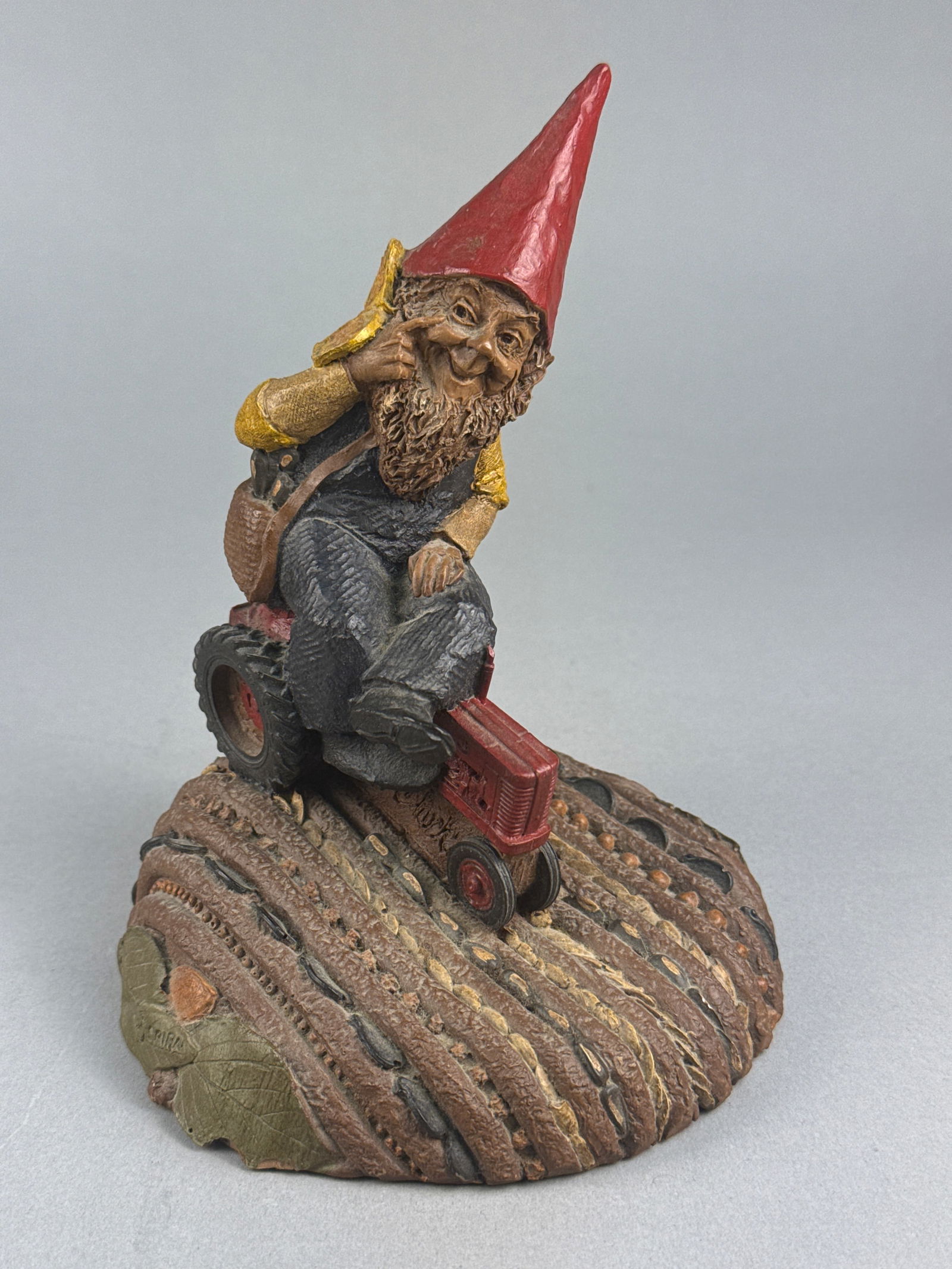 Tom Clark Cairn Studio MacDonald EIEIO Gnome on Tractor Figurine (1 of 6)