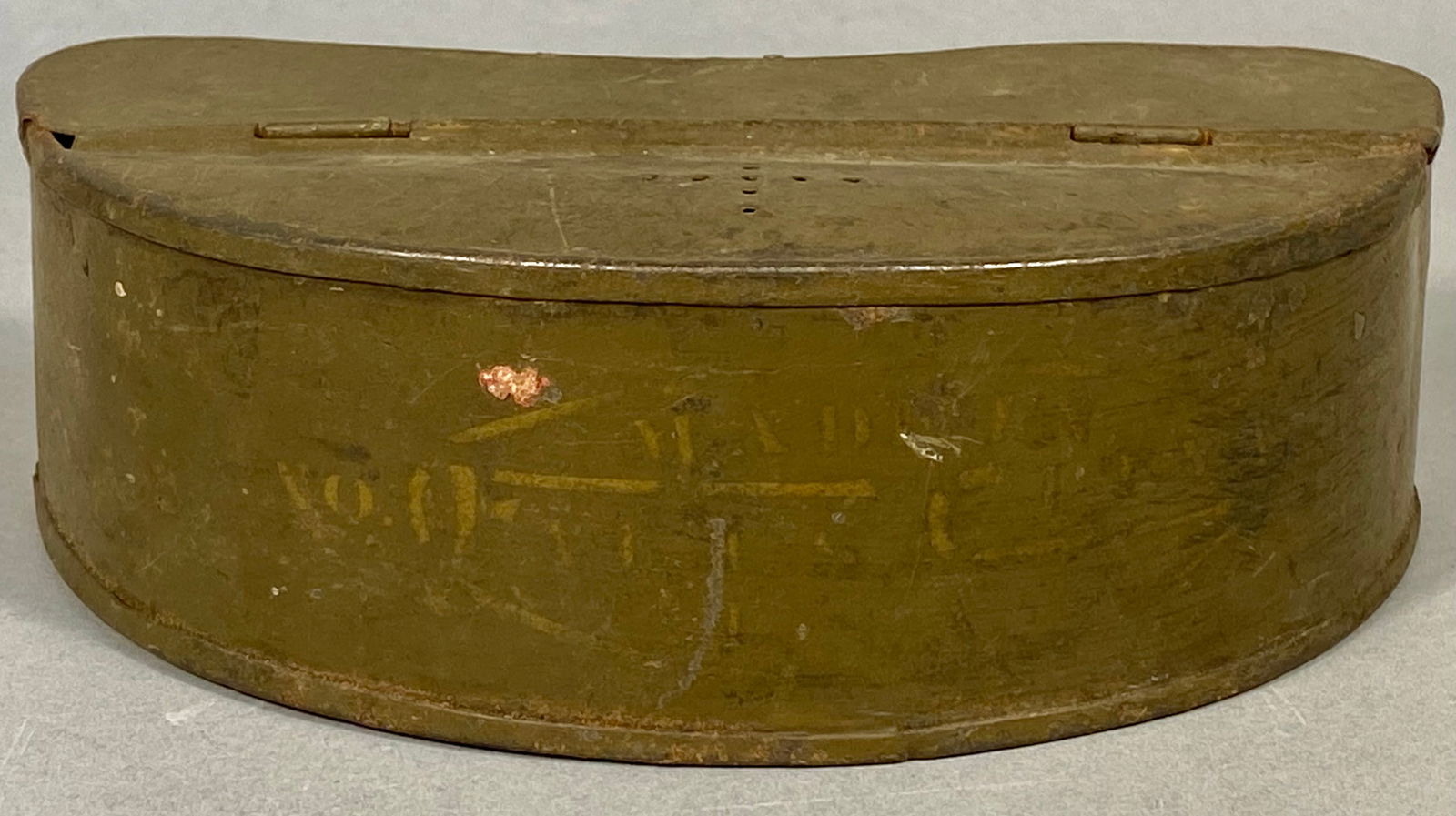 Vintage Falls City No. 07-T Metal Fishing Bait Belt Box (1 of 7)