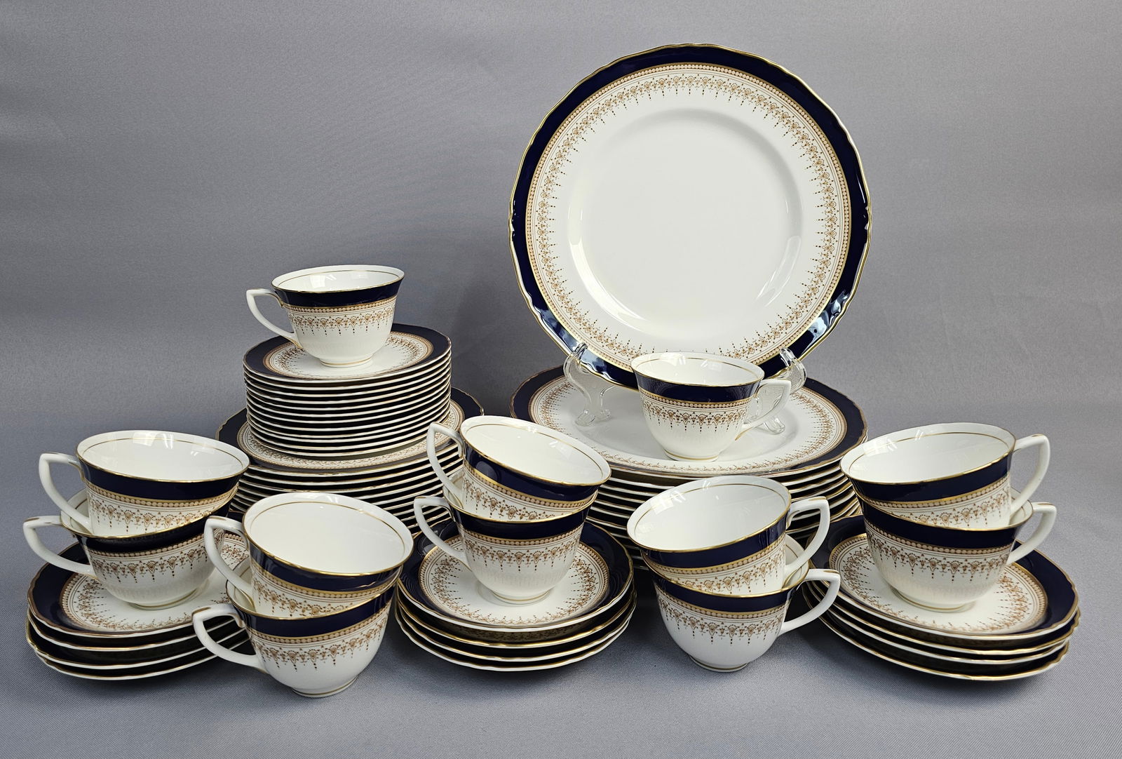 Royal Worcester Regency Blue Pattern Fine Bone China Dinnerware Set for 12 (1 of 20)