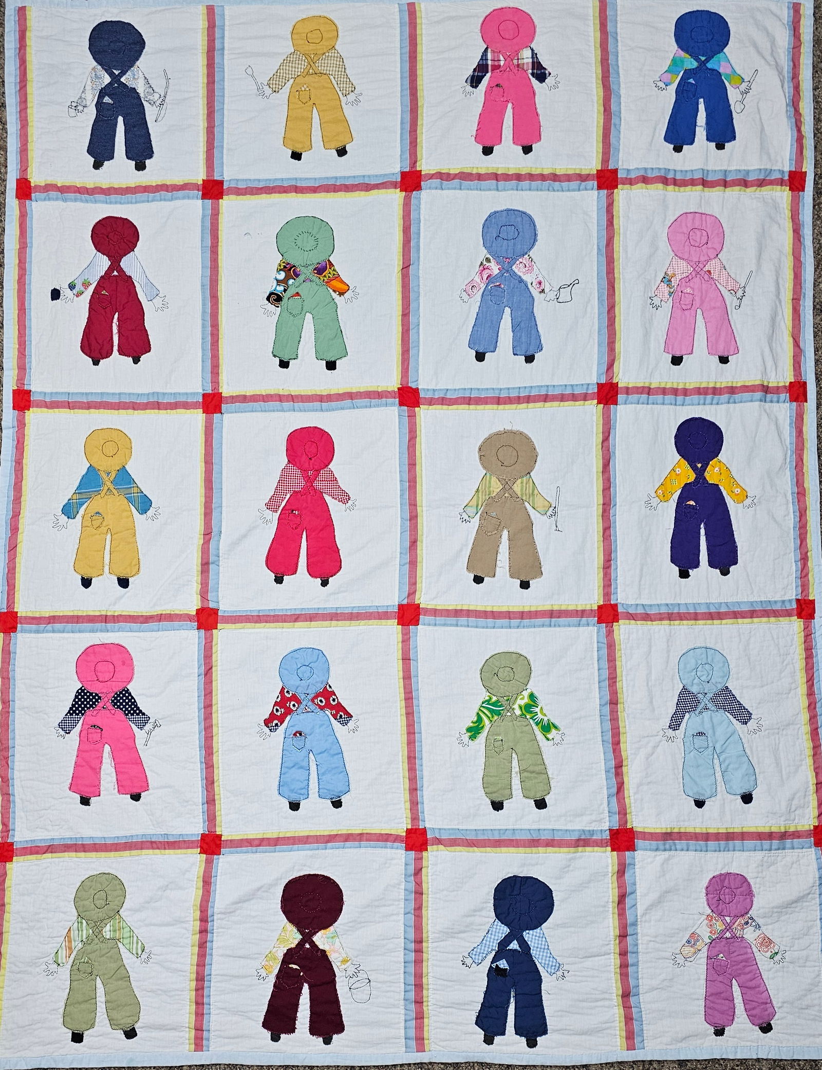 A Vintage Hand Appliqu?© Overall Sam Patchwork Quilt (1 of 12)