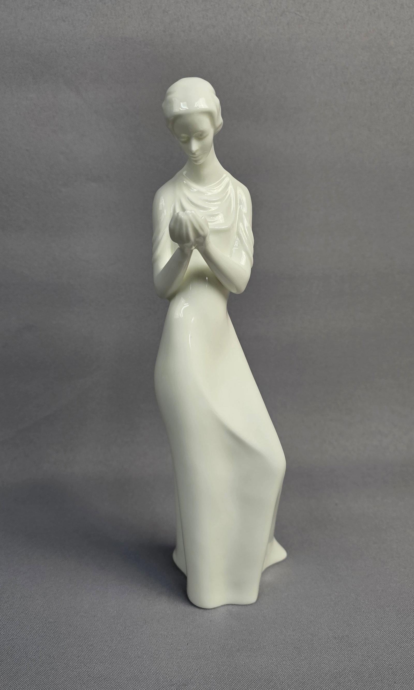 Royal Doulton Tenderness HN 2713 Bone China Figurine (1 of 6)