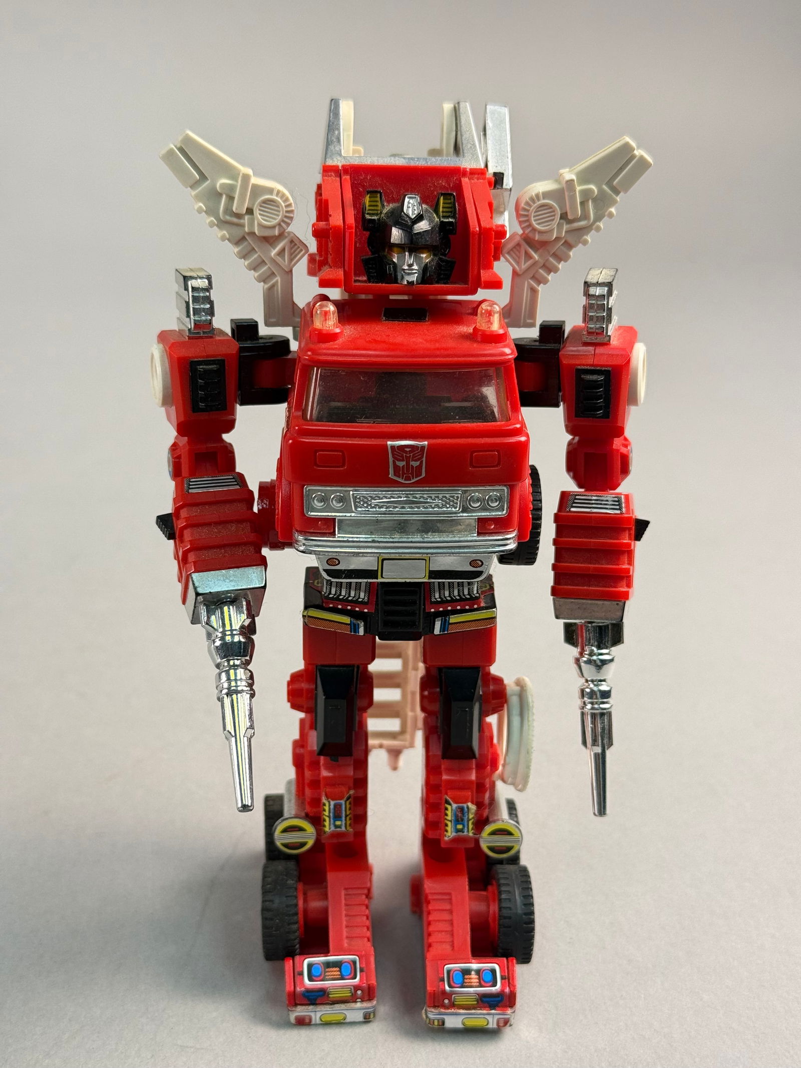 Vintage Takara Hasbro Transformers Generation 1 Autobot Inferno Action Figure (1 of 8)