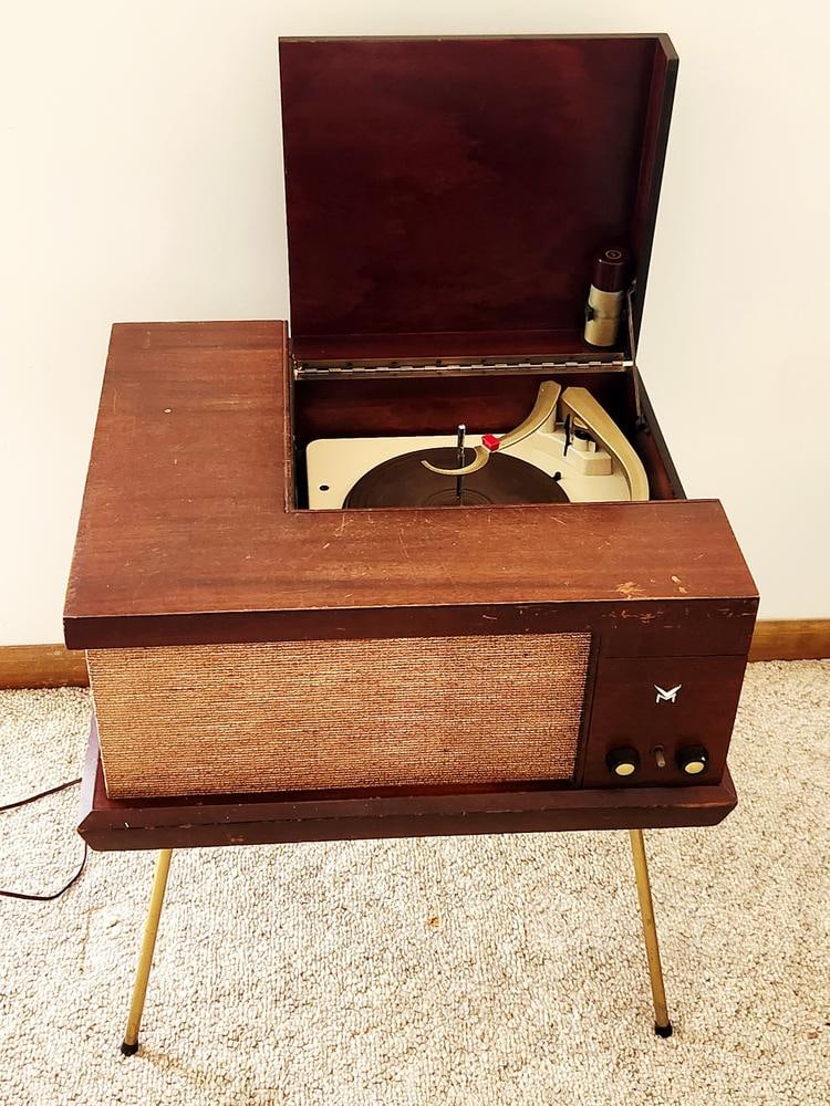 V-M Voice of Music Tri-o-matic Model 560A Record Player Console (1 of 14)