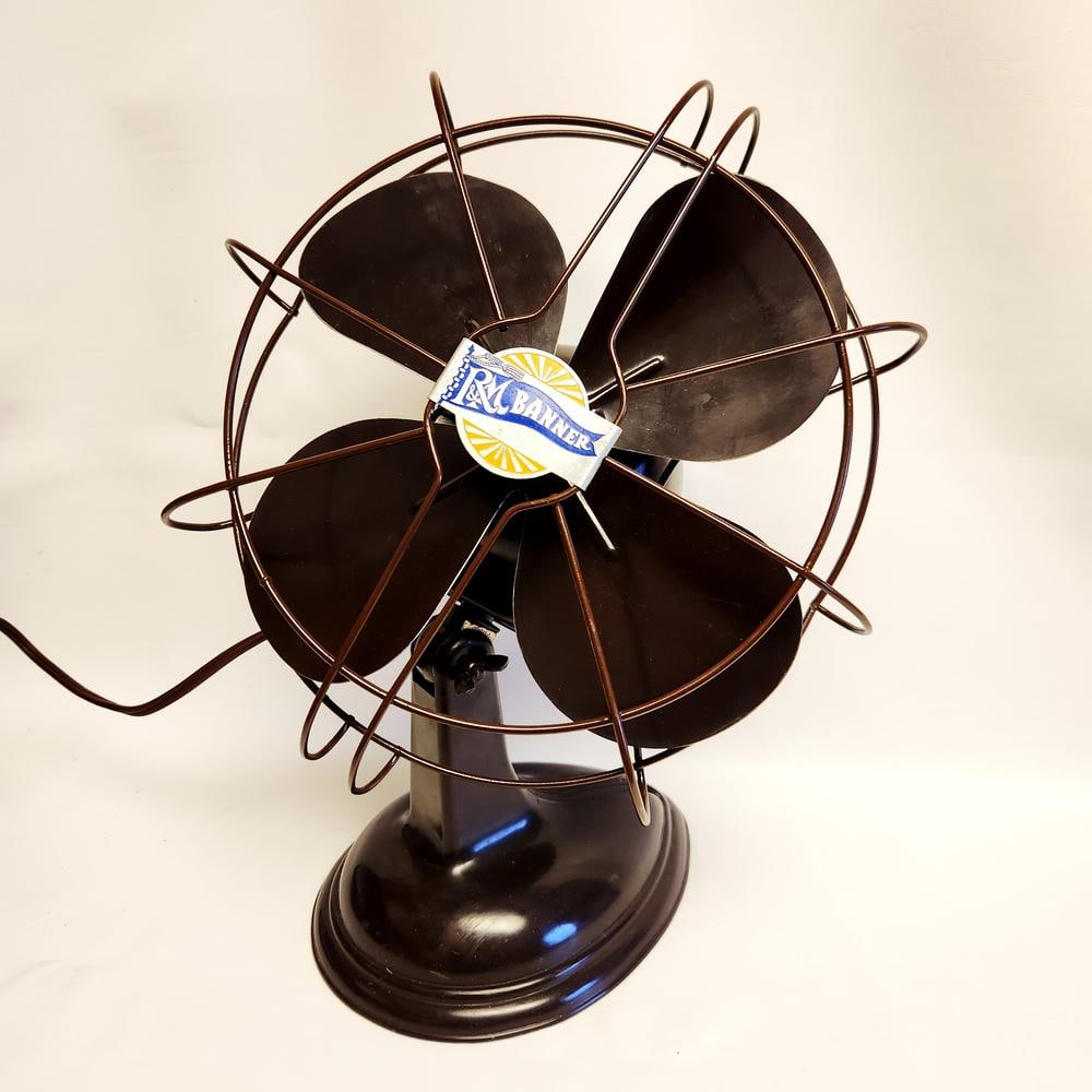 Robbins & Myers R&M Banner Electric Desk Fan (1 of 7)