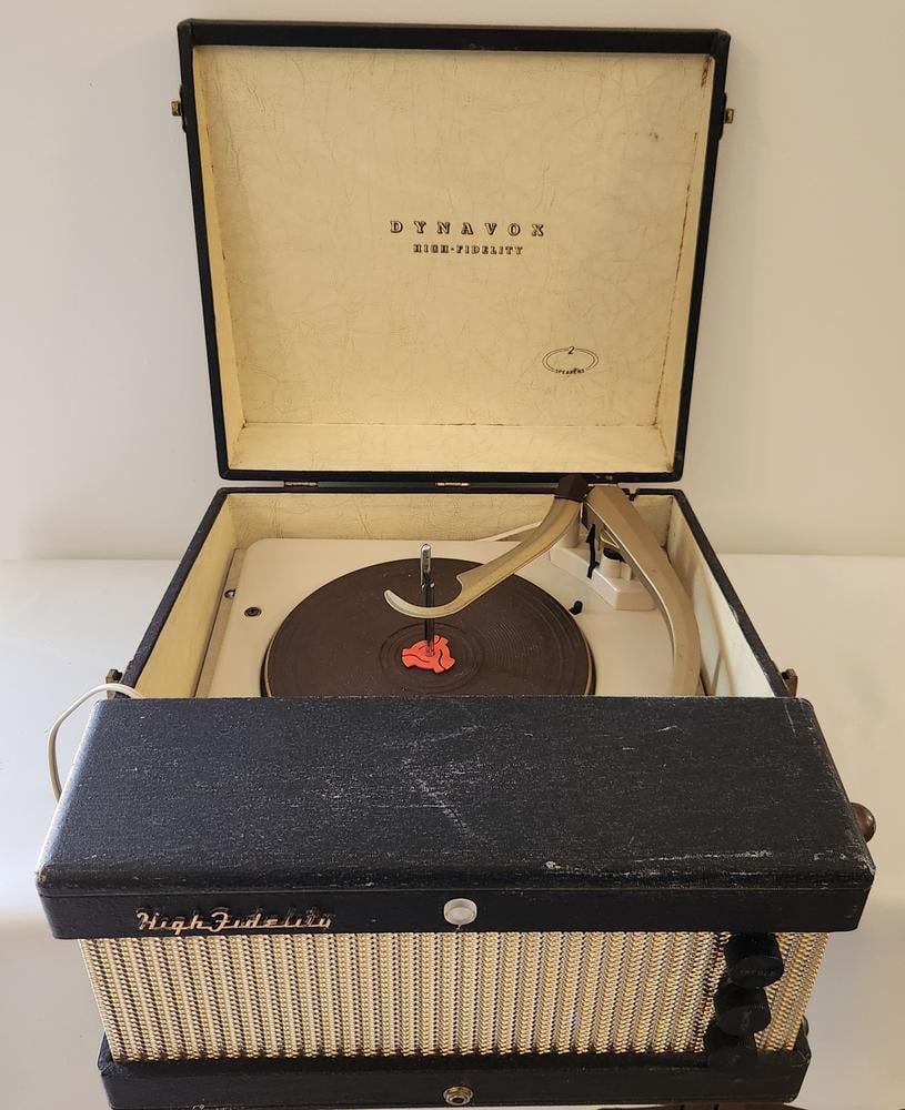 Dynavox High-Fidelity Portable Multi-Speed Record Player (1 of 7)