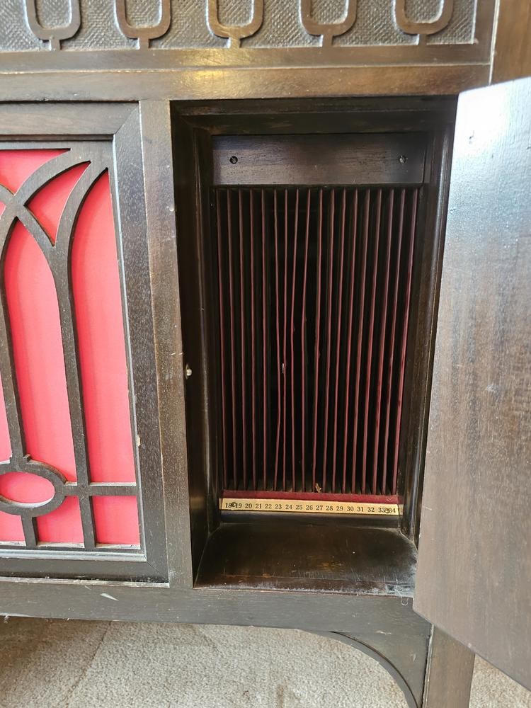 Edison Diamond Disc Phonograph Console - 11