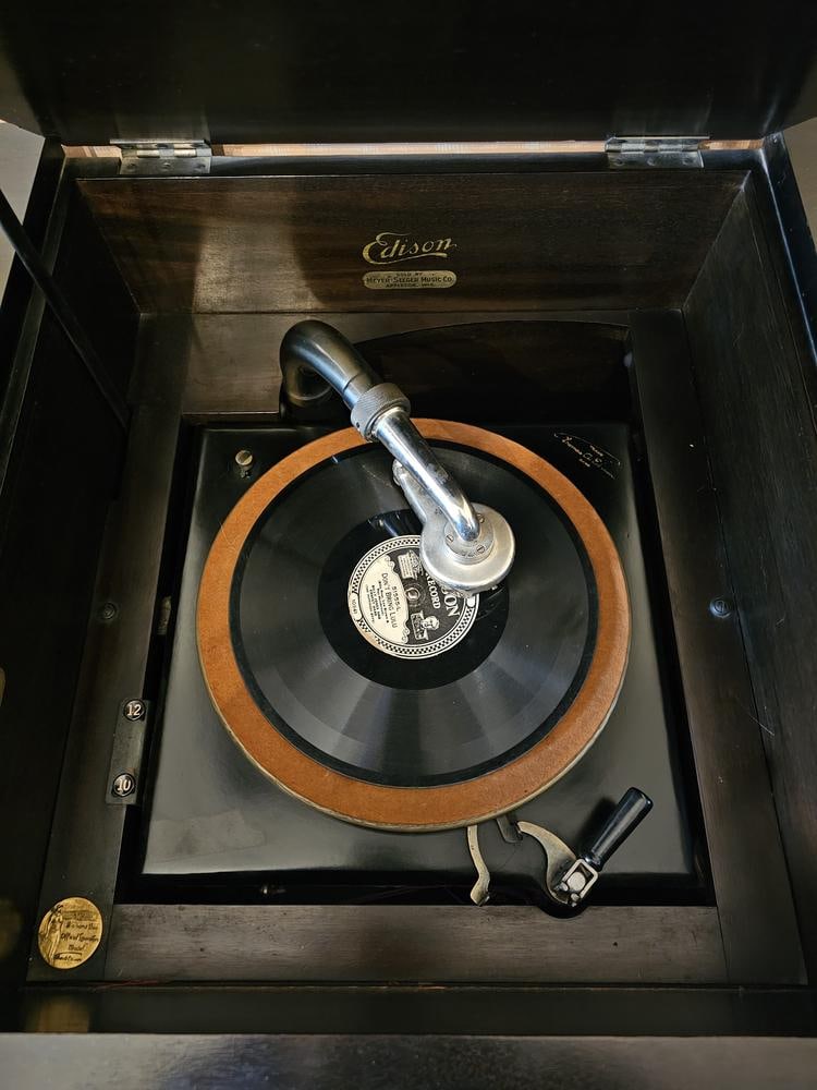 Edison Diamond Disc Phonograph Console - 2