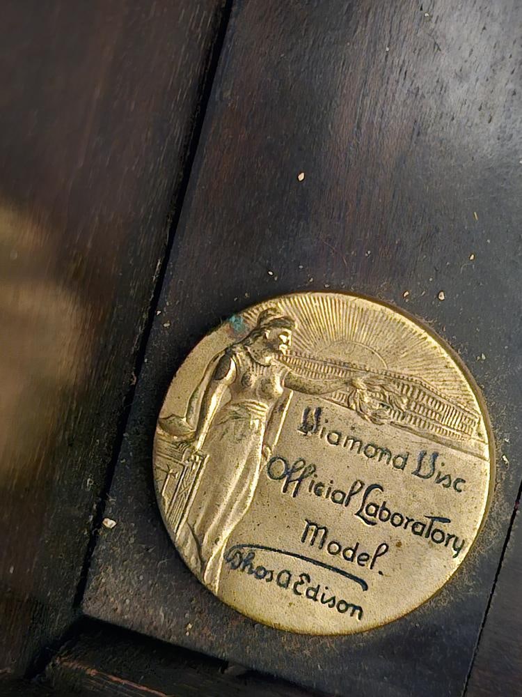 Edison Diamond Disc Phonograph Console - 6