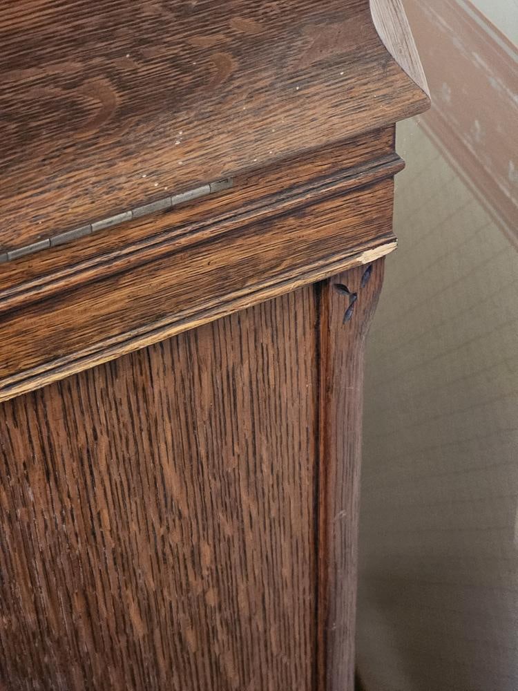 A Mandel Floor-Standing Phonograph - 2