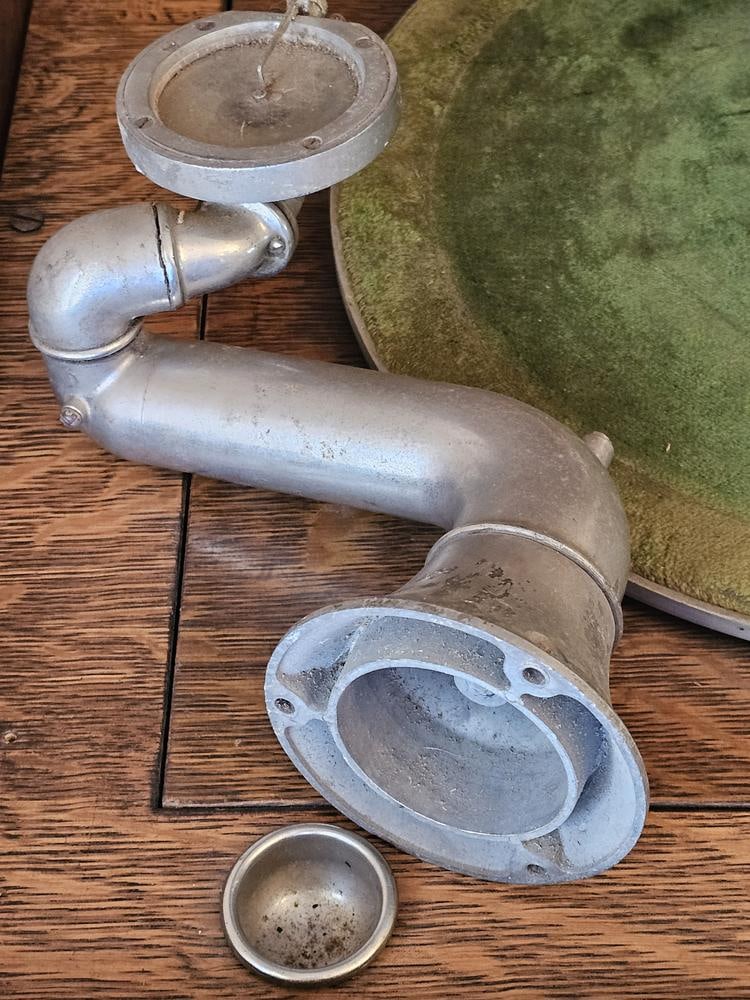 A Mandel Floor-Standing Phonograph - 3