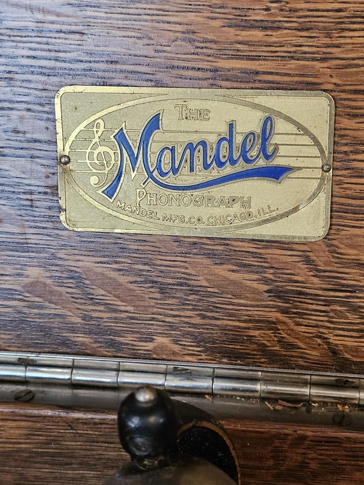 A Mandel Floor-Standing Phonograph - 5