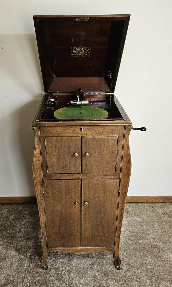 Victor Victrola Talking Machine Model VV-XI Floor Standing Phonograph (1 of 12)