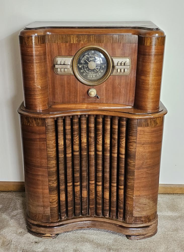 Zenith Art Deco Console Radio (1 of 13)