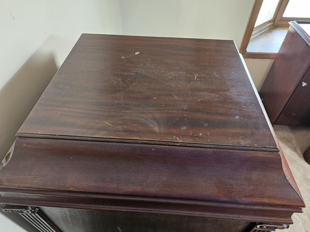 A Shell-o-Phone Floor-Standing Talking Machine Phonograph - 11