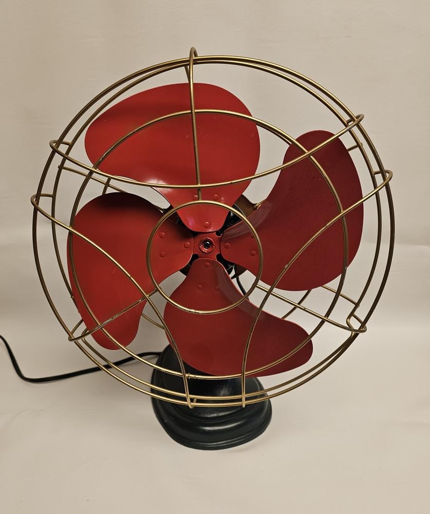 A General Electric Model 1249 Electric Fan (1 of 11)
