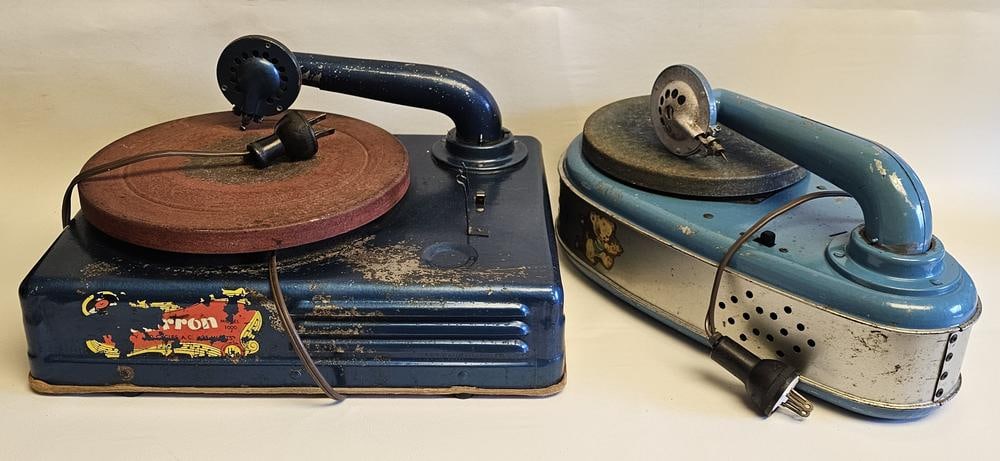 Two Vintage Children's Electric Phonographs including Carron Model 1000 and Spear Products Model (1 of 12)
