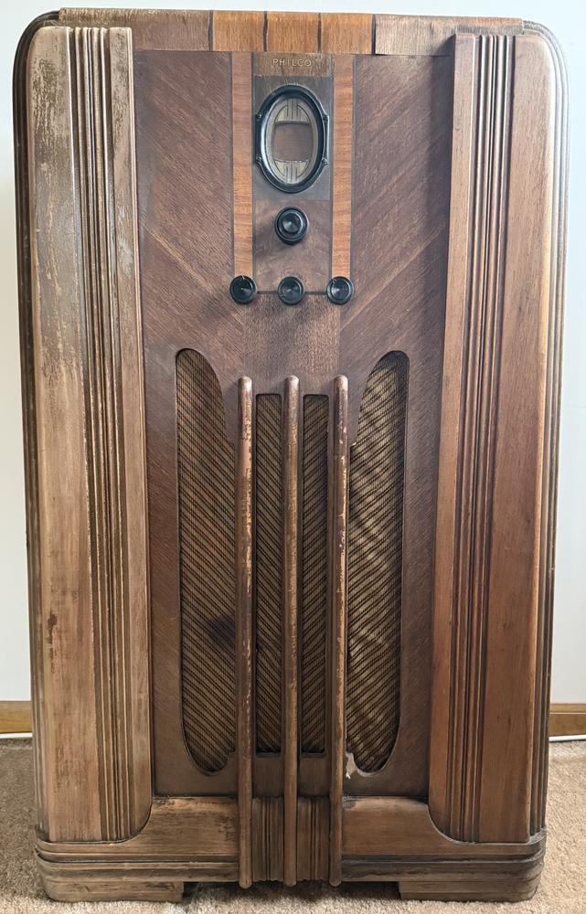 Philco Model 624 Console Radio (1 of 7)