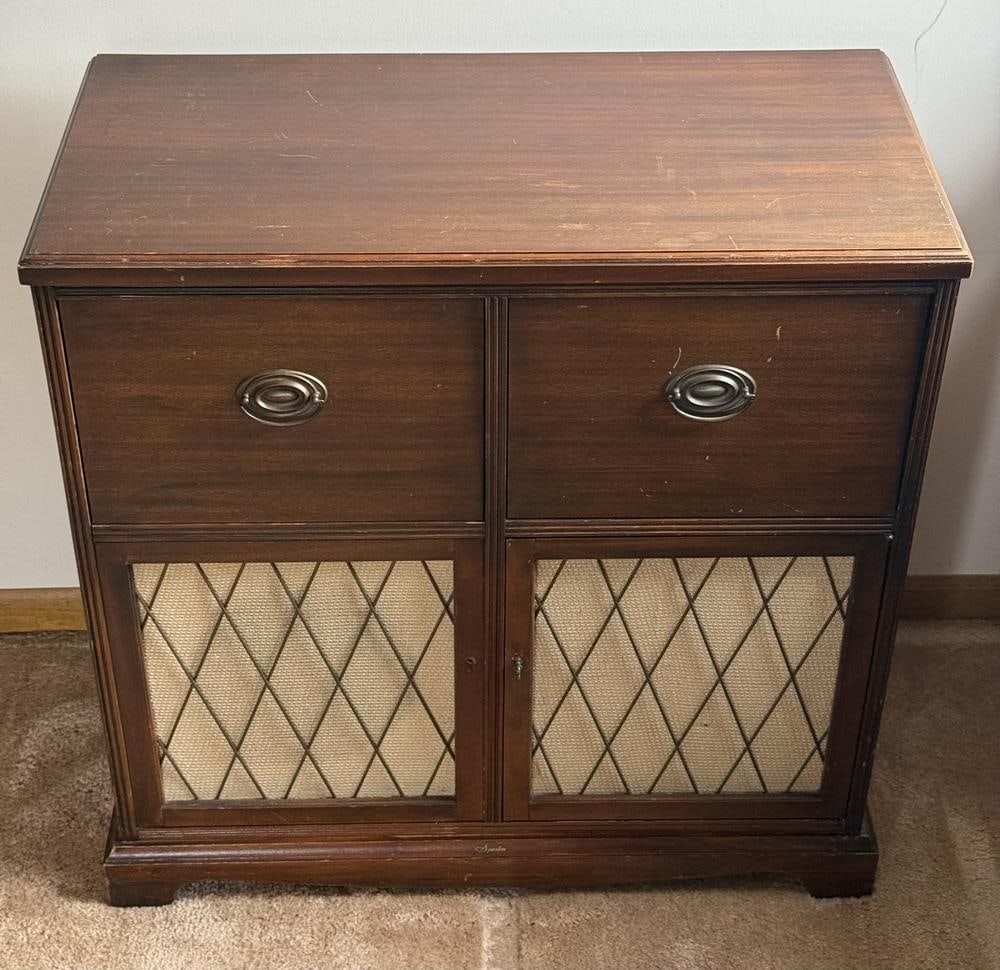Sparton Radio and Phonograph Console Model 1037 (1 of 12)