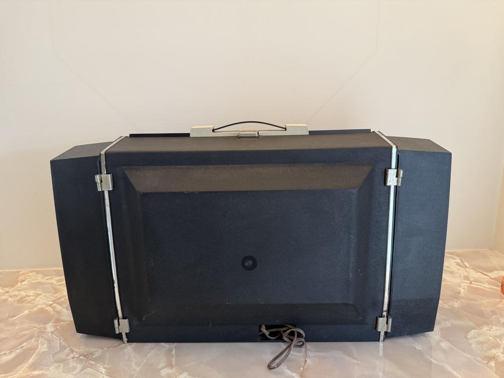 Vintage General Electric Wildcat Solid State Portable Record Player - 4