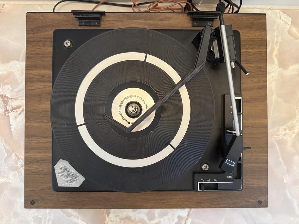 Panasonic Model RD-7503 Automatic Turntable - 2