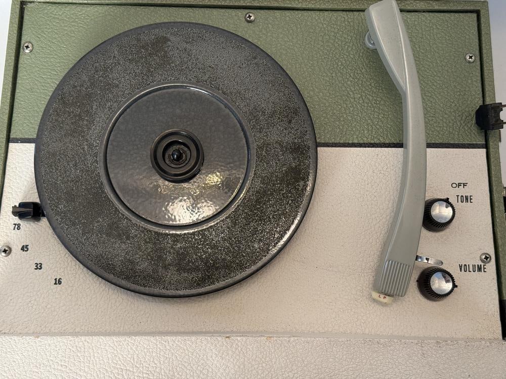 Sears Silvertone Model 6254 Portable Record Player - 3