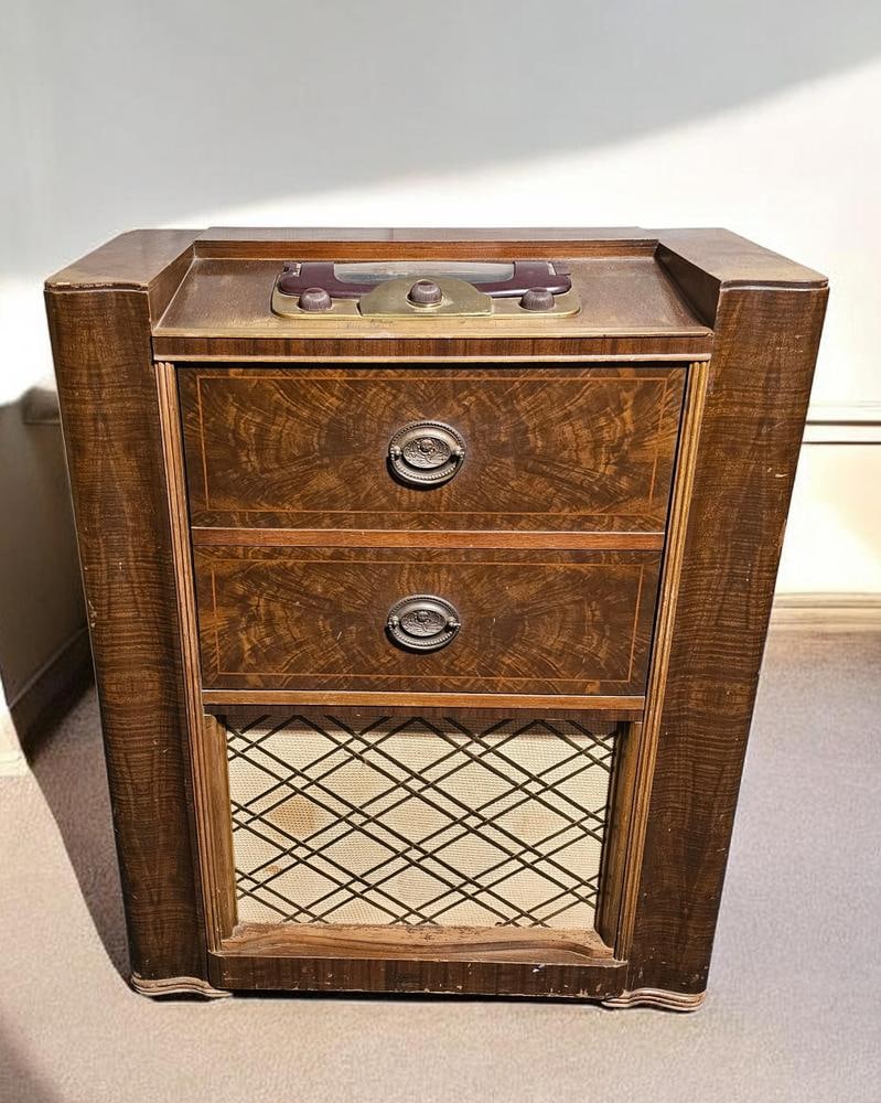 Vintage Zenith LP Radio-Phonograph Console (1 of 10)